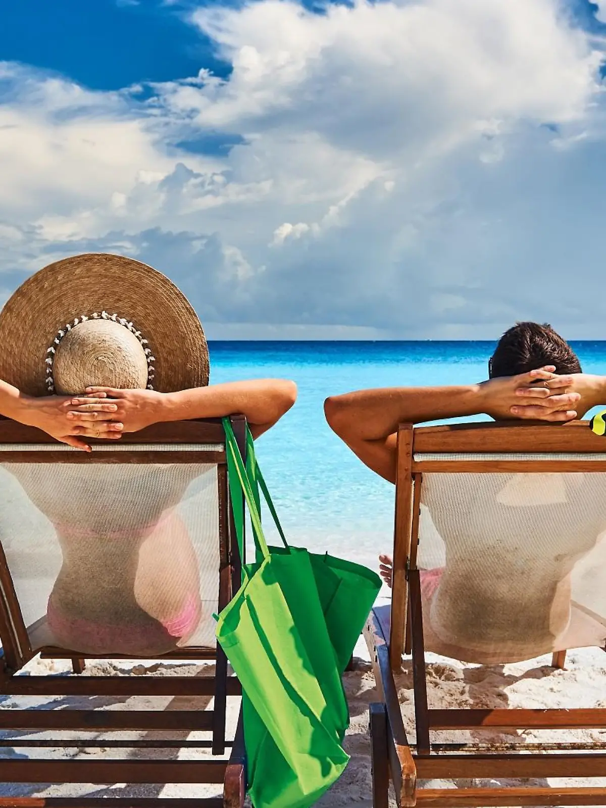 Bild zu: "Während Deutschland bibbert! Hier findet ihr jetzt Last Minute Schnäppchen für eine ordentliche Portion Sonne"