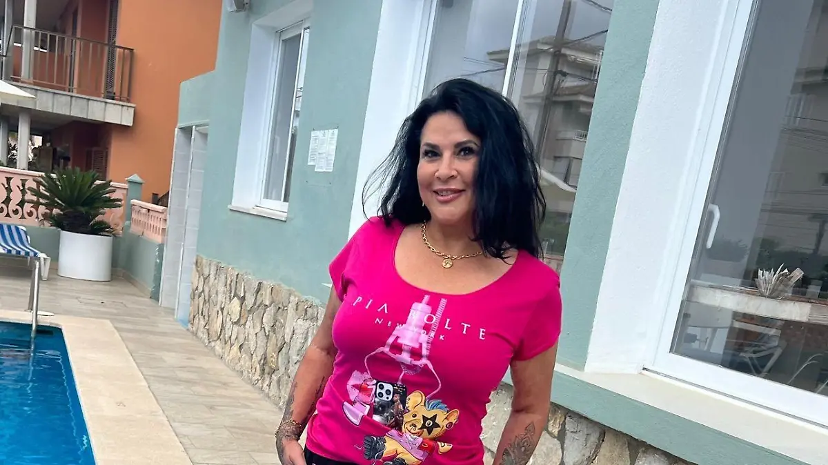 Iris Klein auf Mallorca in Pia Bolte