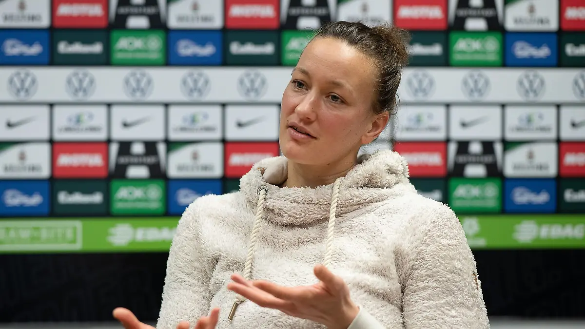Die frühere Fußball-Nationaltorhüterin Almuth Schult sieht noch keinen Wachwechsel zum FC Bayern München.