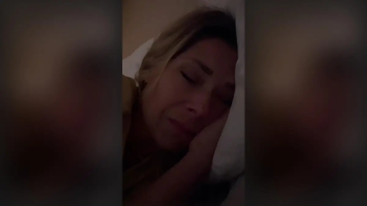 Tanja Szewczenko weint im Krankenbett wegen ihrer Kinder Sie hat die Schweinegrippe
