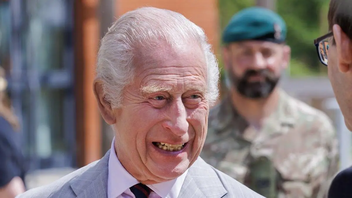 König Charles ist froh, "seinen Käfig" zu verlassen