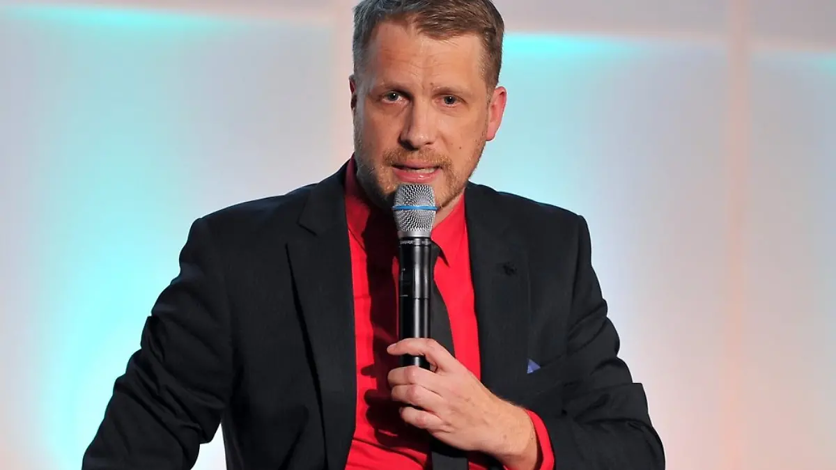 epi_219098324_PICPOOL USERIMPORT__Oliver Pocher teilt .jpg