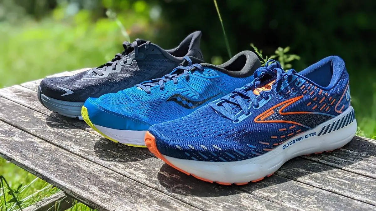 Die Testkandidaten (v.l.n.r.): Hoka Arahi 6, Saucony Munchen 4, Brooks Glycerin 20 GTS
