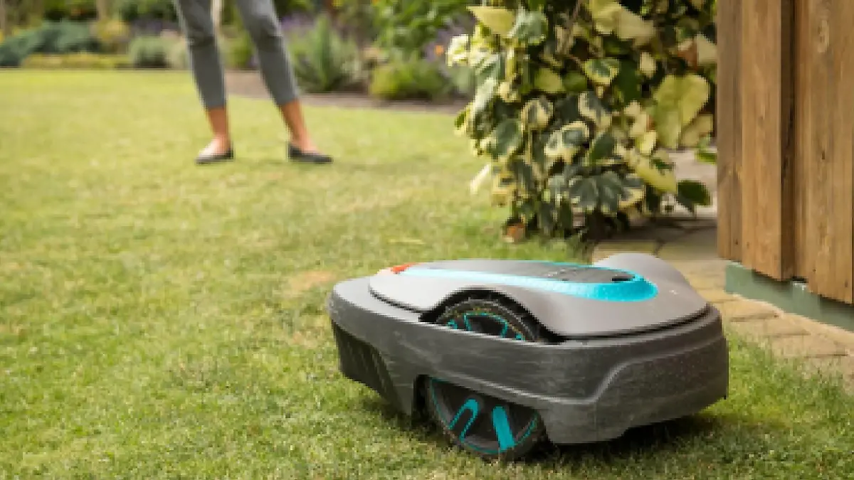 Mähroboter werden immer beliebter, aber viele Eltern unterschätzen die Gefahr für ihre Kinder. (Symbolbild)