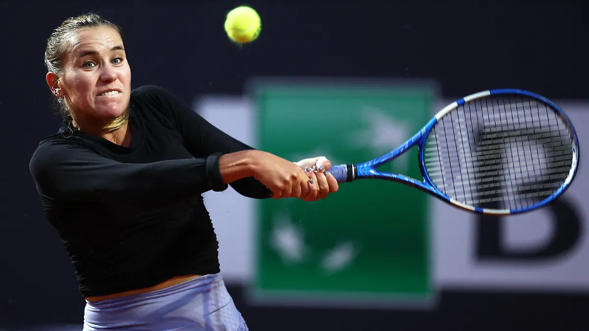 Tennis - Italian Open - Foro Italico, Rome, Italy - May 8, 2024 Sofia Kenin of the U.S. in action during her round of 128 match against Italy's Lucia Bronzetti REUTERS/Guglielmo Mangiapane