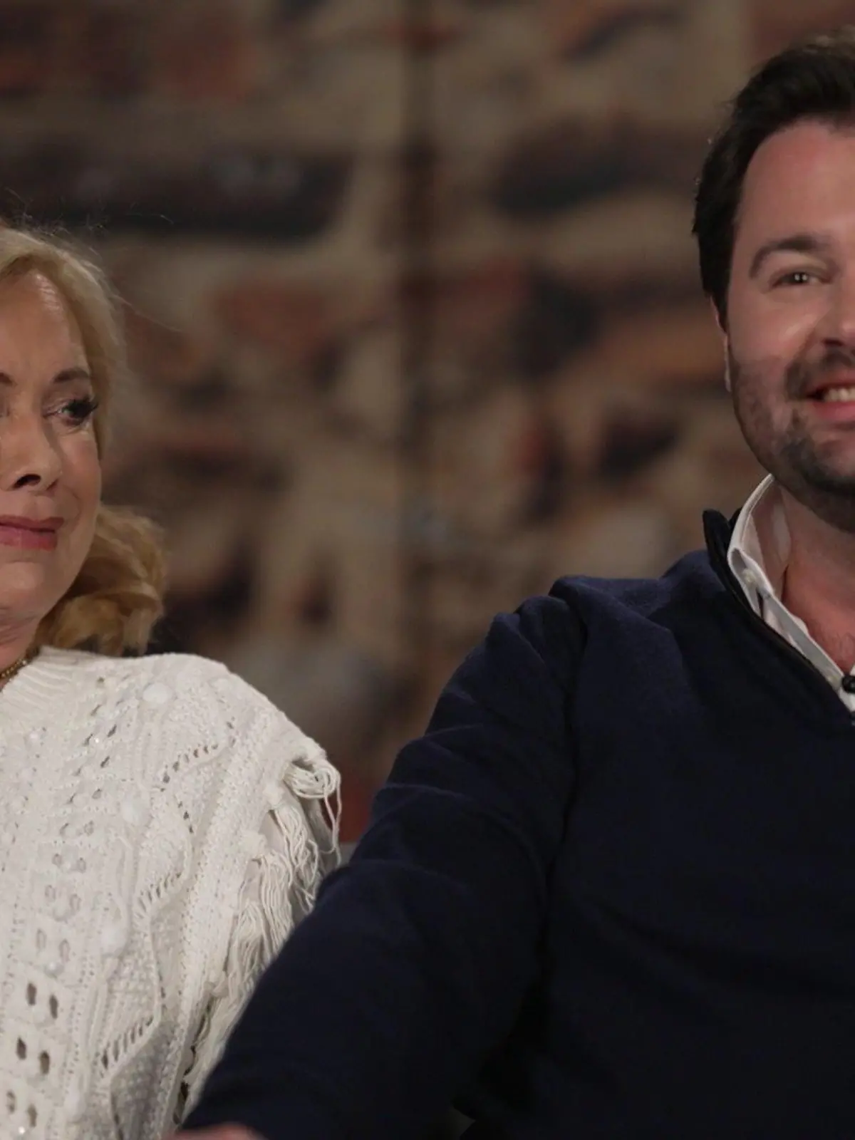 Marijke Amado und Sohn Kay Tomlow können gut gemeinsam lachen.