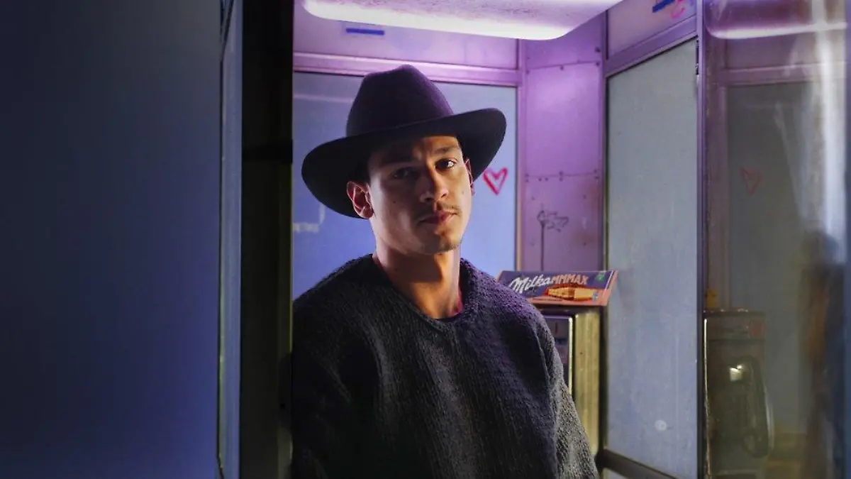 Emilio Sakraya will seinen Fans mit TikTok-Challenge Mut machen