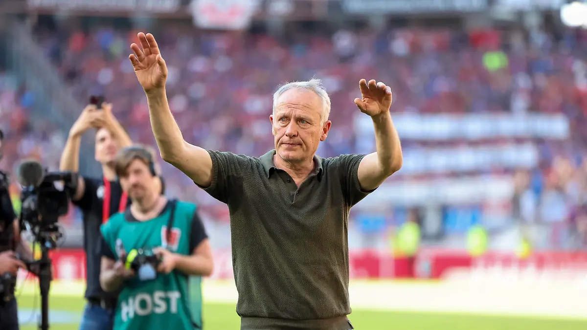Christian Streich SC Freiburg, Trainer nach dem Spiel , Fussball, 1. Bundesliga, 33.Spieltag, 2023/2024, SC Freiburg vs. 1. FC Heidenheim, 11.05.2024, Europa-Park Stadion , Freiburg im Breisgau, Deutschland DFL REGULATIONS PROHIBIT ANY USE OF PHOTOGRAPHS AS IMAGE SEQUENCES AND/OR QUASI-VIDEO. Freiburg im Breisgau Europa-Park Stadion Baden-Wuerttemberg Deutschland *** Christian Streich SC Freiburg, Coach after the match , Soccer, 1 Bundesliga, Matchday 33, 2023 2024, SC Freiburg vs 1 FC Heidenheim, 11 05 2024, Europa Park Stadion , Freiburg im Breisgau, Germany DFL REGULATIONS PROHIBIT ANY USE OF PHOTOGRAPHS AS IMAGE SEQUENCES AND OR QUASI VIDEO Freiburg im Breisgau Europa Park Stadion Baden Wuerttemberg Germany Copyright: xGrantxHubbsx