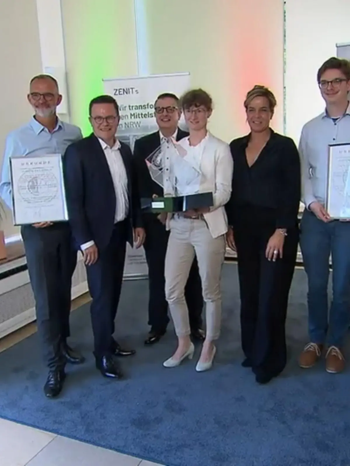 Bild zu: "Neubaur verleiht Innovationspreis"