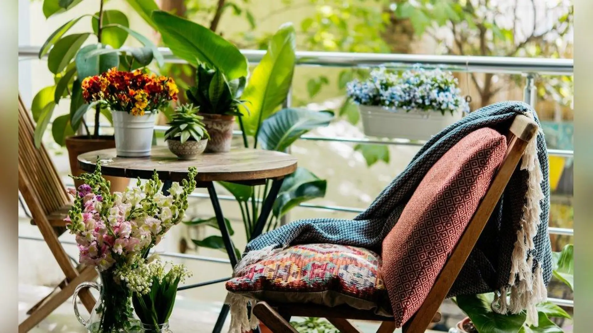 Gemütliche Sommer-Oase: Die besten Deko-Tipps für den Balkon