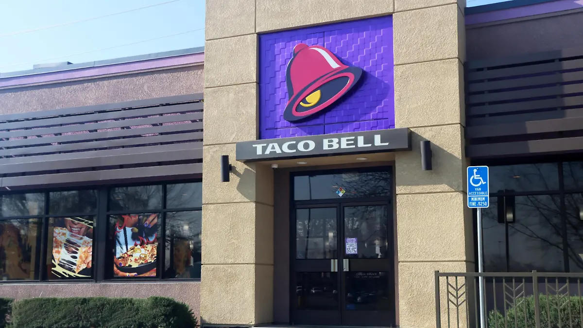Syndication: USA TODAY Taco Bell, off of North Hillman Street and Prosperity Avenue in Tulare County, California was one of four restaurants to ace their county health inspection in December. , EDITORIAL USE ONLY PUBLICATIONxINxGERxSUIxAUTxONLY Copyright: xLaurenxJennings/VisaliaxTimes-Deltax USATSI_21566262