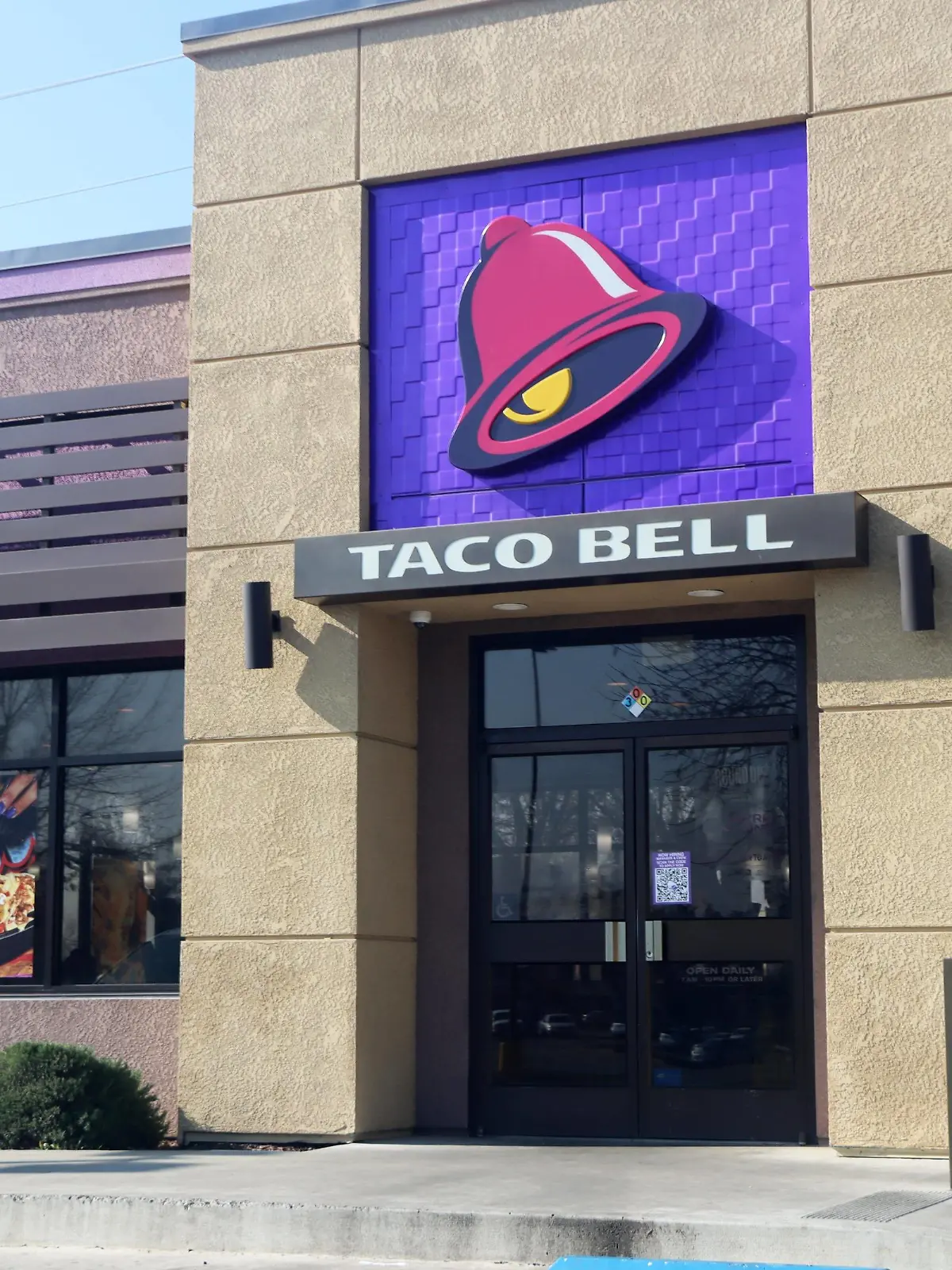Syndication: USA TODAY Taco Bell, off of North Hillman Street and Prosperity Avenue in Tulare County, California was one of four restaurants to ace their county health inspection in December. , EDITORIAL USE ONLY PUBLICATIONxINxGERxSUIxAUTxONLY Copyright: xLaurenxJennings/VisaliaxTimes-Deltax USATSI_21566262