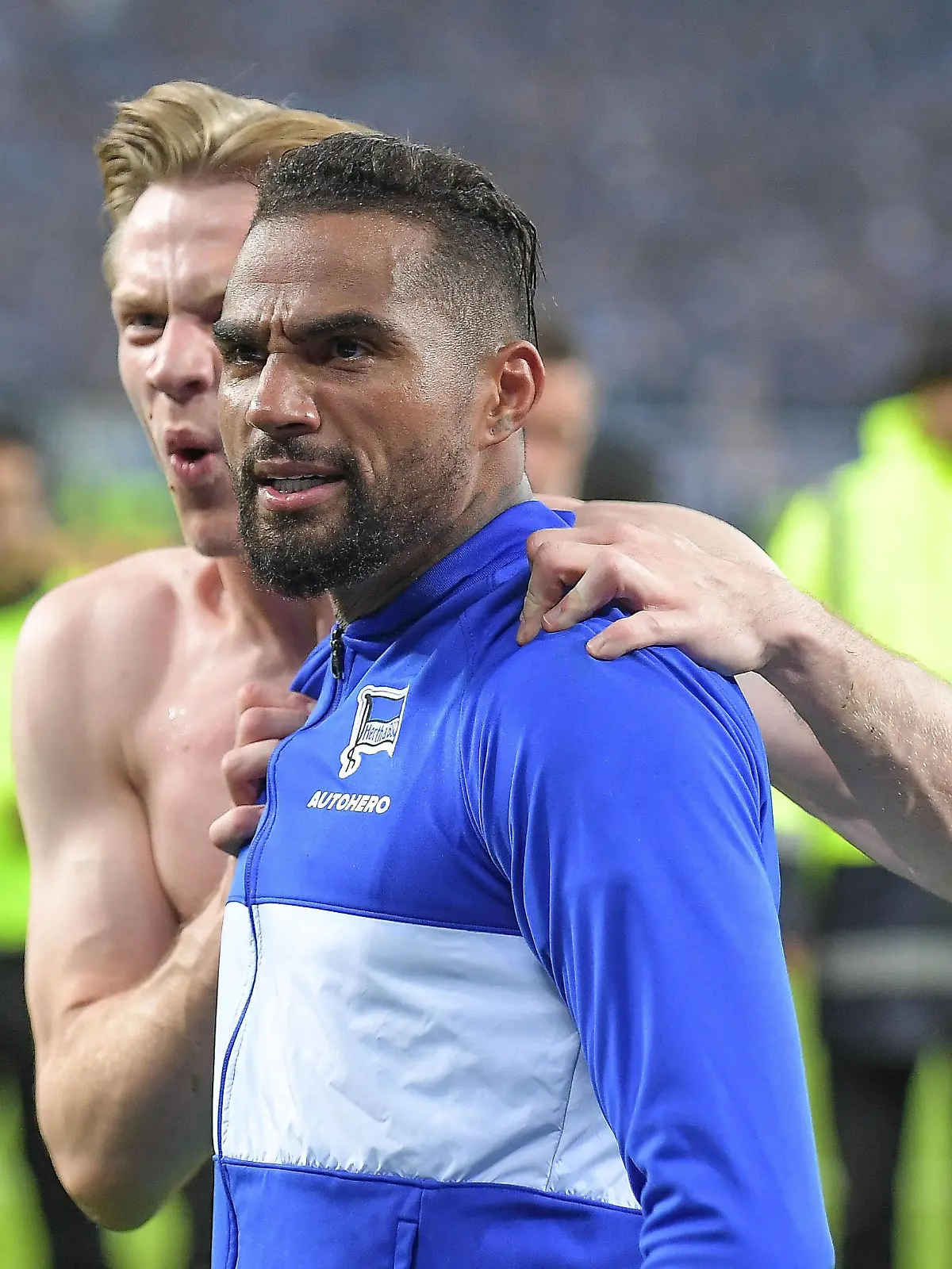  Eher ruhig, Kevin-Prince Boateng Hertha BSC 27, Hamburger SV - Hertha BSC, Fussball, Bundesliga, Relegation, Spiel 2, DFB, 23.05.2022 DFB regulations prohibit any use of photographs as image sequences and/or quasi-video Hamburg Hamburg Deutschland *** Rather quiet, Kevin Prince Boateng Hertha BSC 27 , Hamburger SV Hertha BSC, Football, Bundesliga, Relegation, Game 2, DFB, 23 05 2022 DFB regulations prohibit any use of photographs as image sequences and or quasi video Hamburg Hamburg Germany Copyright: xkolbert-press/BurghardxSchreyerx