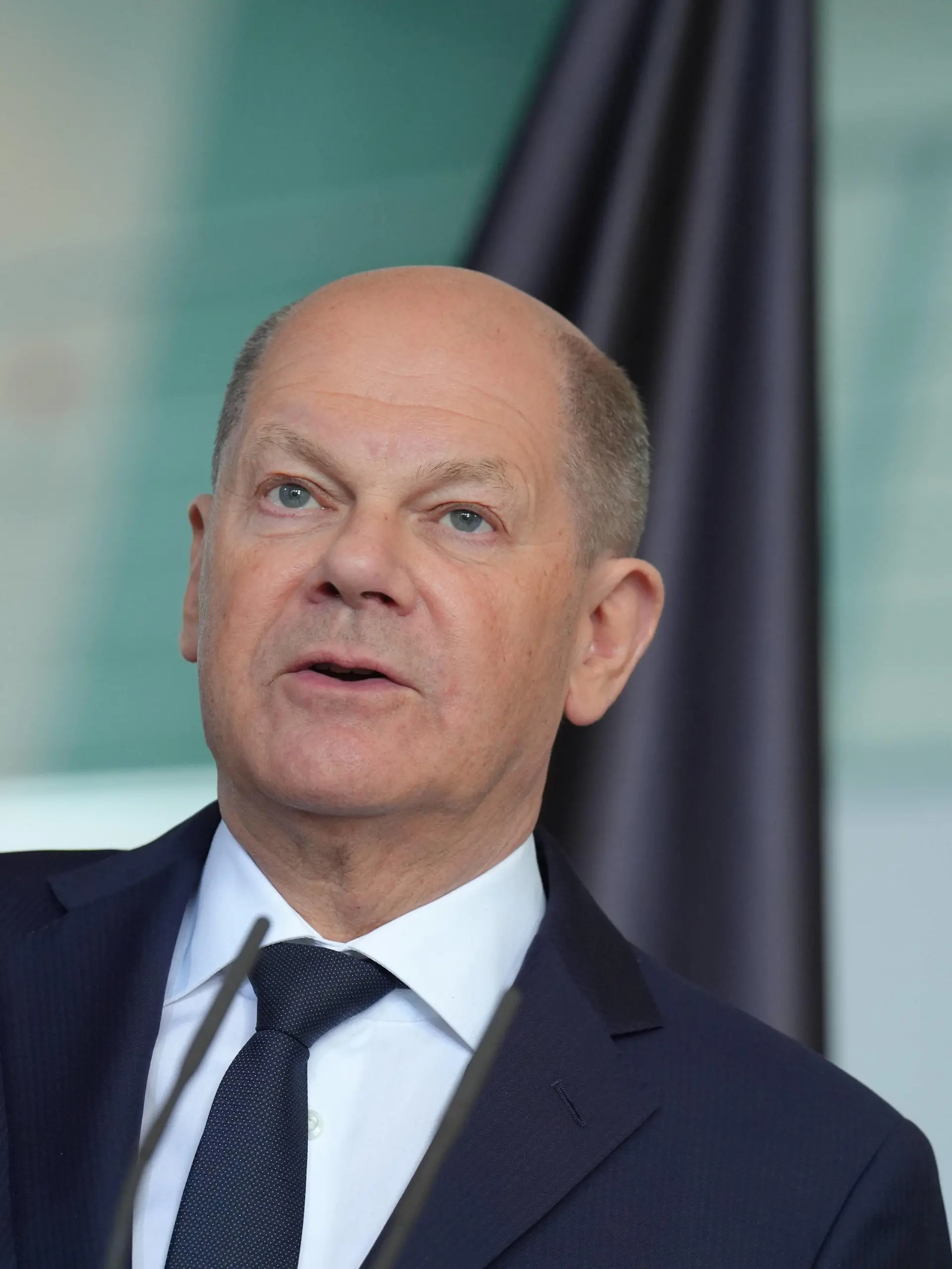 Pressekonferenz Bundeskanzler Scholz mit dem Vorsitzenden des Staatspraesidiums von Bosnien und Herzegowina Bundeskanzler Olaf Scholz im Portrait bei der Pressekonferenz nach dem Staatsbesuch aus Bosnien HErzegowina im Bundeskanzleramt, Berlin, 07.05.2024 Berlin Berlin Deutschland *** Press conference Federal Chancellor Scholz with the Chairman of the State Presidency of Bosnia and Herzegovina Federal Chancellor Olaf Scholz in portrait at the press conference after the state visit from Bosnia and Herzegovina at the Federal Chancellery, Berlin, 07 05 2024 Berlin Berlin Germany