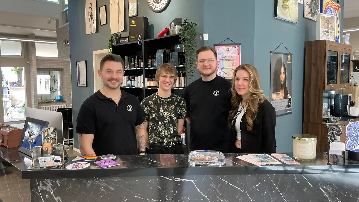 Friseur aus Kassel gegen Geschlechterunterschiede „Frauen bezahlen hier so viel wie Männer"