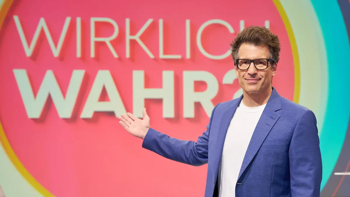 Moderator Daniel Hartwich präsentiert "Wirklich wahr?! Die Rateshow der verrückten Geschichten"

+++ Die Verwendung des sendungsbezogenen Materials ist nur mit dem Hinweis und Verlinkung auf RTL+ gestattet. +++