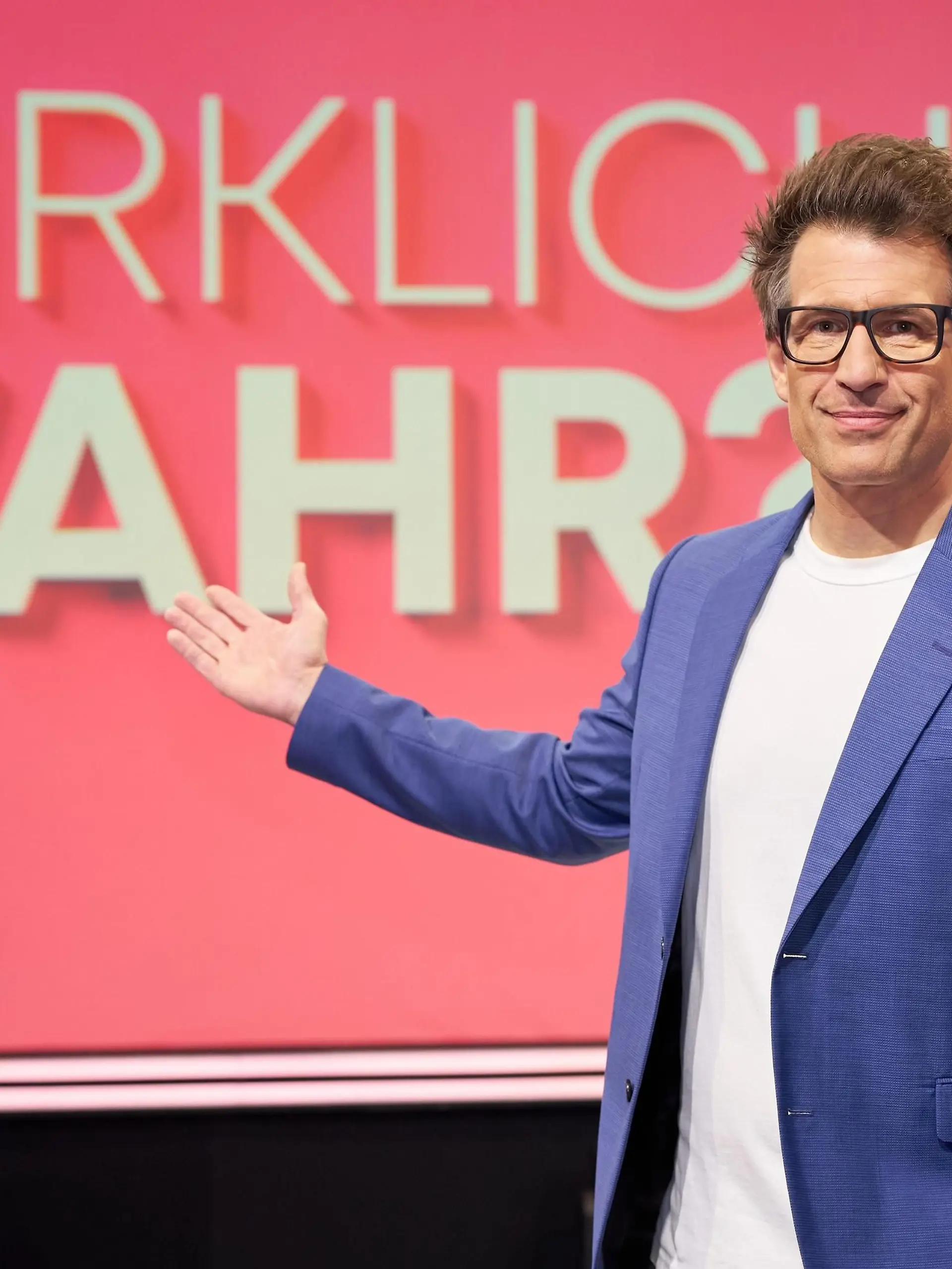 Moderator Daniel Hartwich präsentiert "Wirklich wahr?! Die Rateshow der verrückten Geschichten"
+++ Die Verwendung des sendungsbezogenen Materials ist nur mit dem Hinweis und Verlinkung auf RTL+ gestattet. +++