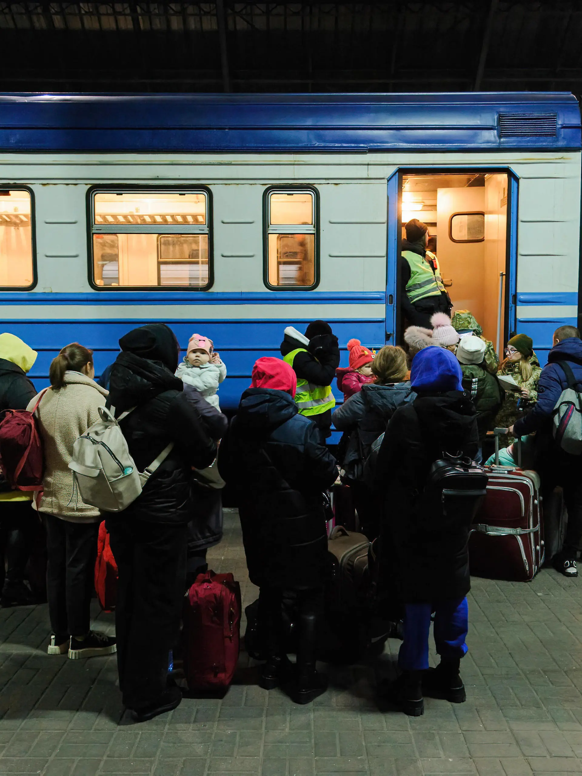 News Bilder des Tages March 17, 2022, Lviv, Ukraine: People are seen at Lviv railway station as they try to flee from Ukraine to Poland. Lviv Ukraine - ZUMAs197 20220317_zaa_s197_247 Copyright: xMykolaxTysx