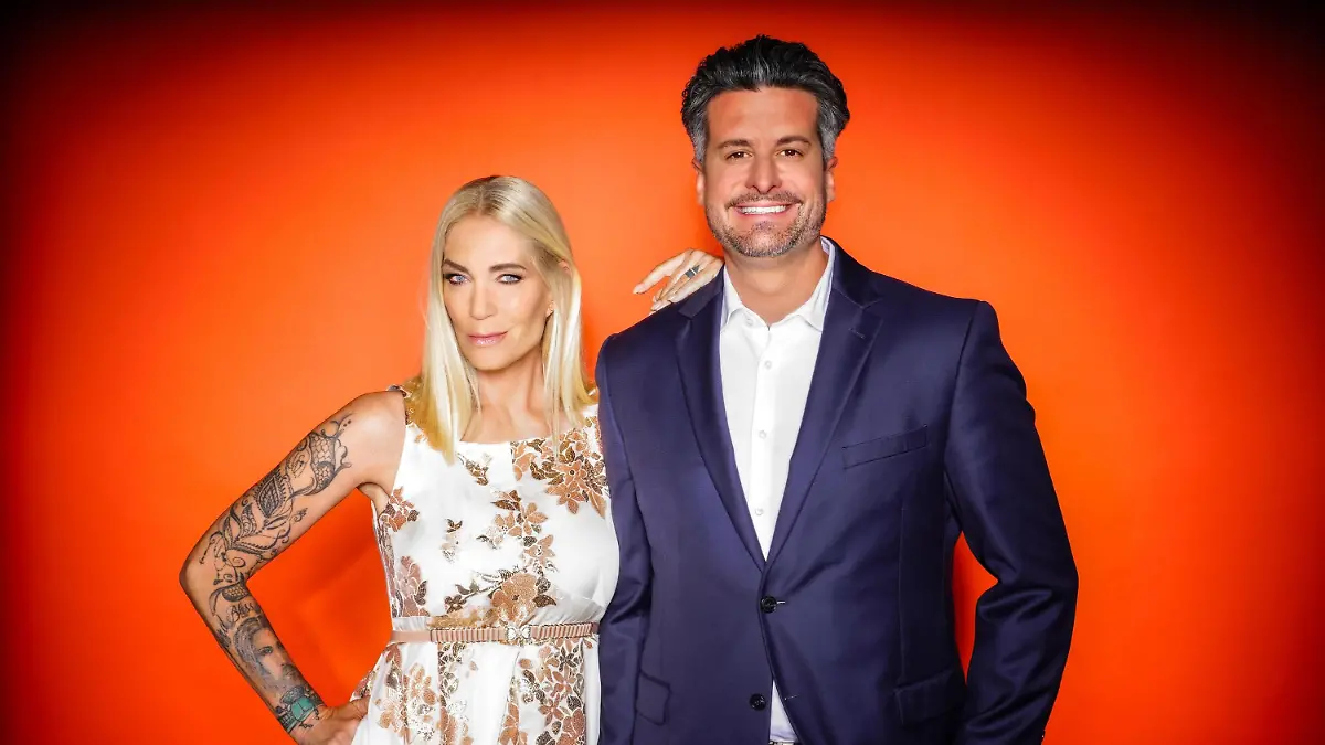 Designerin Sarah Kern (55) und Tobias Pankow (38)
+++ Die Verwendung des sendungsbezogenen Materials ist nur mit dem Hinweis und Verlinkung auf RTL+ gestattet. +++