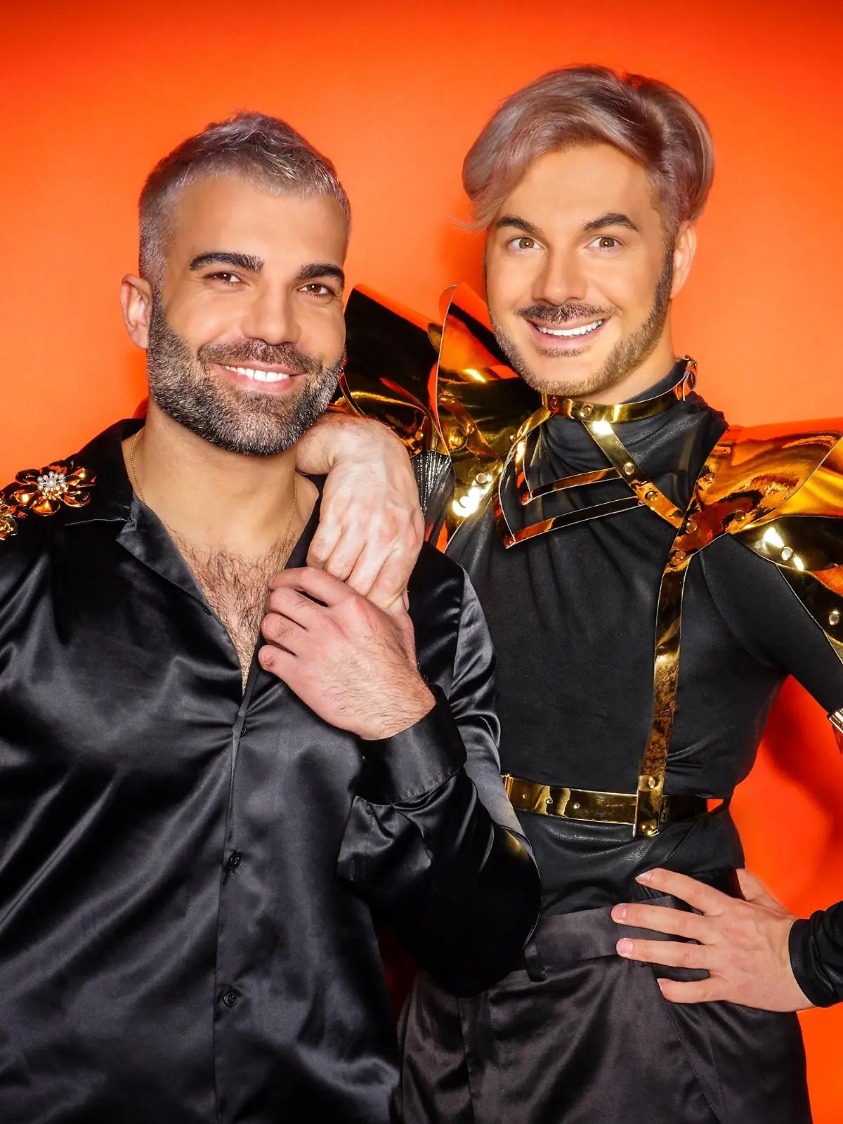 Reality-Icon Sam Dylan (33) und Rafi Rachek (r., 34)

+++ Die Verwendung des sendungsbezogenen Materials ist nur mit dem Hinweis und Verlinkung auf RTL+ gestattet. +++