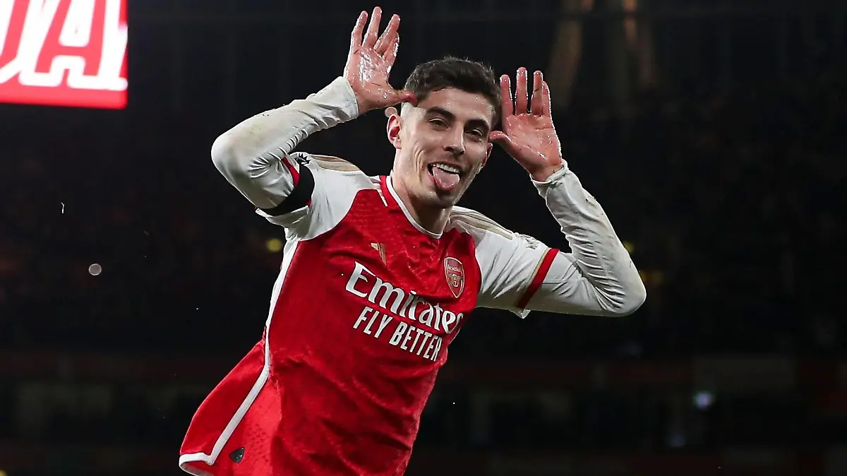 Sport Bilder des Tages Kai Havertz of Arsenal celebrates scoring a goal for their side to make it 3-0 Arsenal v Chelsea, Premier League, Football, Emirates Stadium, London, UK - 23 Apr 2024 EDITORIAL USE ONLY No use with unauthorised audio, video, data, fixture lists, club/league logos or live services. Online in-match use limited to 120 images, no video emulation. No use in betting, games or single club/league/player publications. PUBLICATIONxINxGERxSUIxAUTxHUNxGRExMLTxCYPxROUxBULxUAExKSAxONLY Copyright: xMichaelxZemanek/Shutterstockx 14445309bi