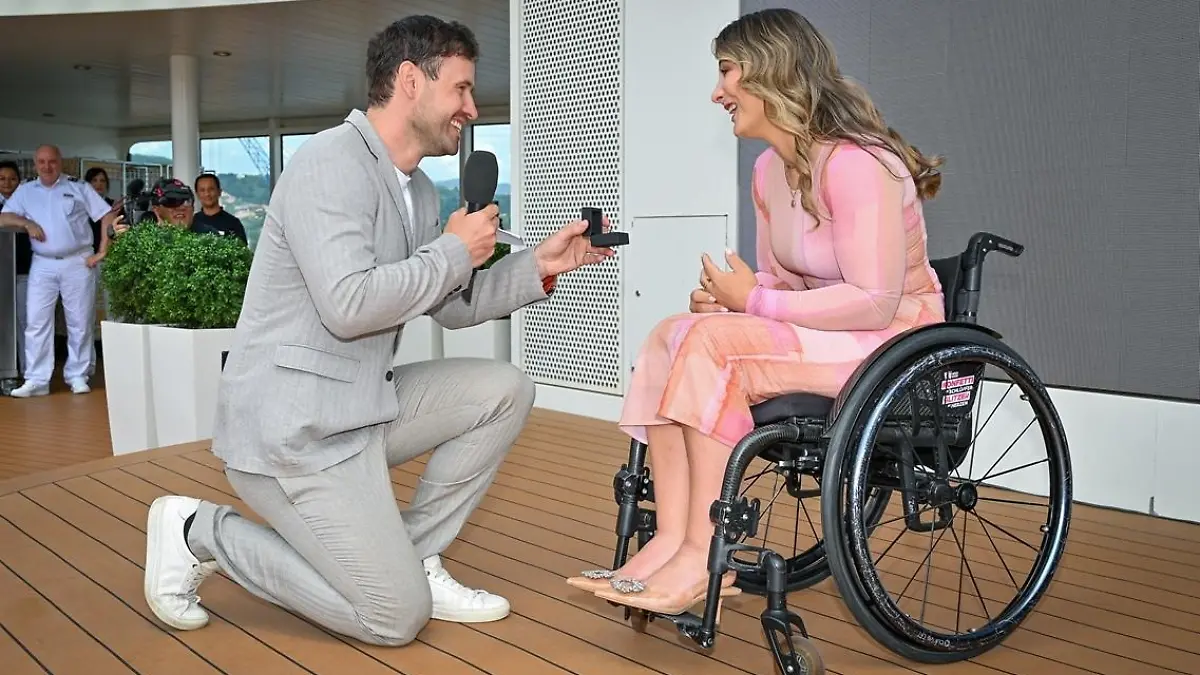 Auf einer Kreuzfahrt bekommt Kristina Vogel die Frage aller Fragen gestellt.
