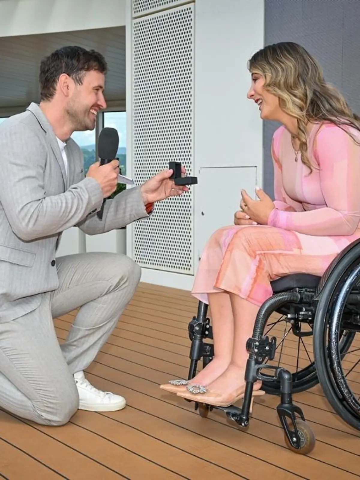 Auf einer Kreuzfahrt bekommt Kristina Vogel die Frage aller Fragen gestellt.