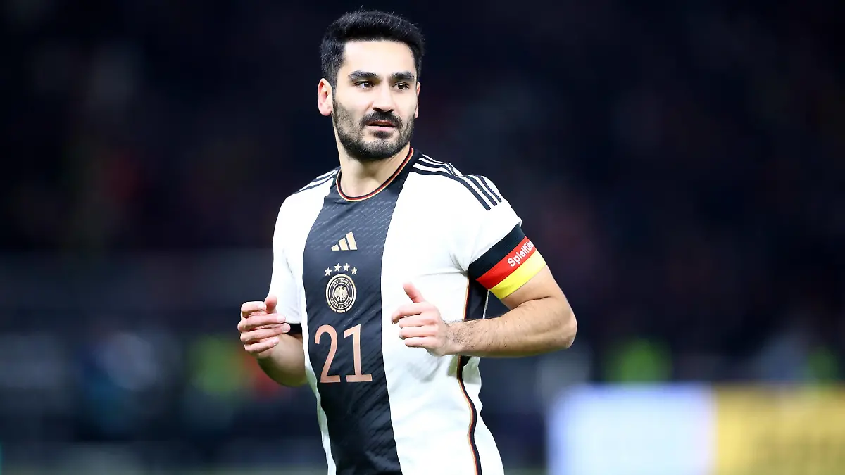 18.11.2023, xtgx, Fussball Länderspiel, Deutschland - Türkei emspor, v.l. Ilkay Gündogan Deutsche Fussball Nationalmannschaft DFB Kapitän Kapitänsbinde Spielfuehrer DFL/DFB REGULATIONS PROHIBIT ANY USE OF PHOTOGRAPHS as IMAGE SEQUENCES and/or QUASI-VIDEO Berlin *** 18 11 2023, xtgx, football international, Germany Turkey emspor, v l Ilkay Gündogan Deutsche Fussball Nationalmannschaft DFB Kapitän Kapitänsbinde Spielfuehrer DFL DFB REGULATIONS PROHIBIT ANY USE OF PHOTOGRAPHS as IMAGE SEQUENCES and or QUASI VIDEO Berlin