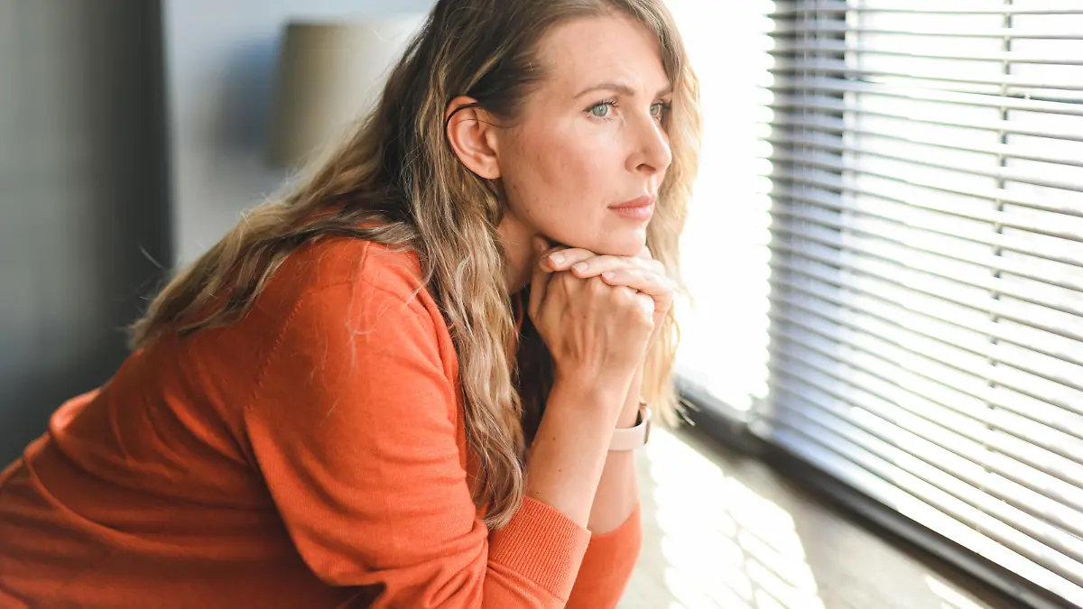 Mature adult woman (negative emotions)