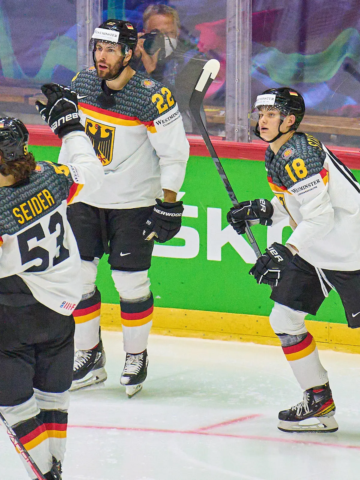  Matthias Plachta Nr.22 of Germany scores, shoots goal , Tor, Treffer, Torschuss, 1-0, celebrates his goal, happy, laugh, celebration, with Tim Stützle Nr.18 of Germany Moritz Seider Nr.53 of Germany in the match GERMANY - SLOVAKIA 2-1 IIHF Ice hockey, Eishockey World Championship, WM, Weltmeisterschaft Group B in Helsinki, Finland, May 14, 2022, Season 2021/2022