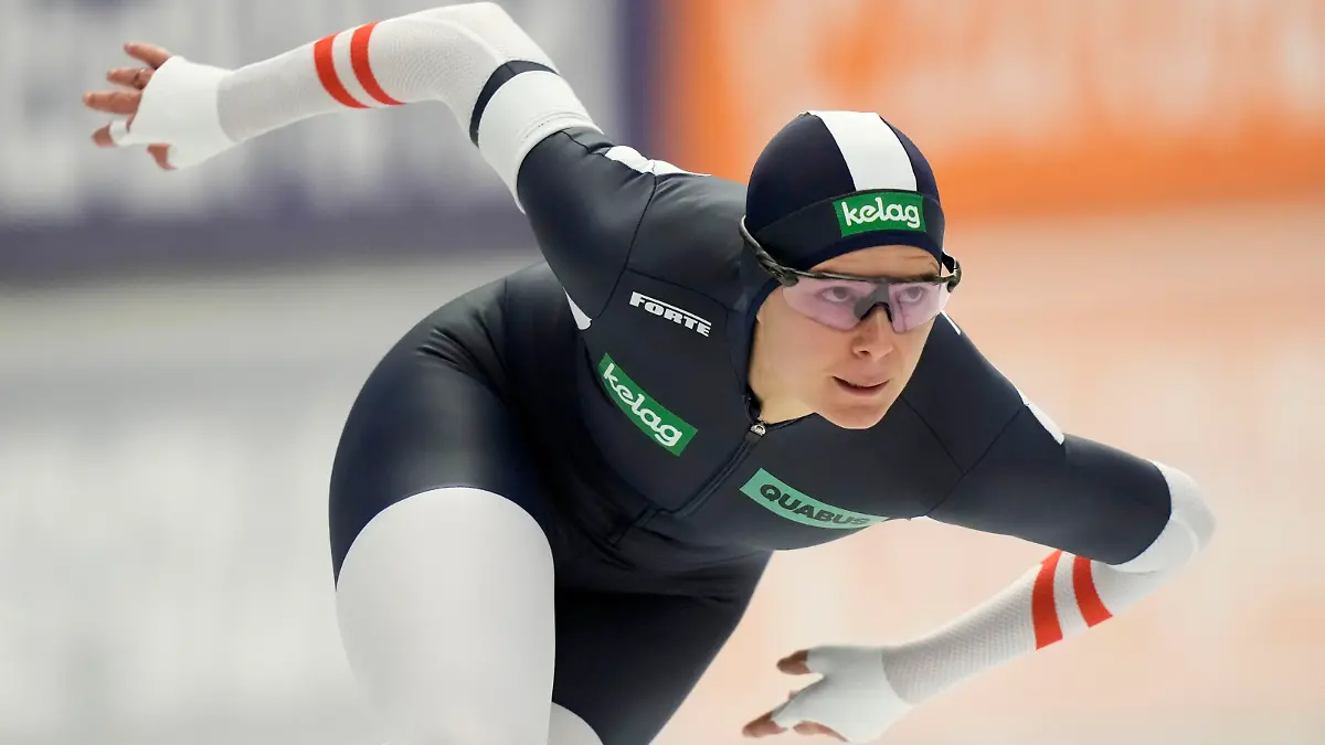 Vanessa Herzog of Austria competes during the women's 500-meter event at the ISU World Championships in Inzell Germany, Thursday, March 7, 2024. (AP Photo/Matthias Schrader)