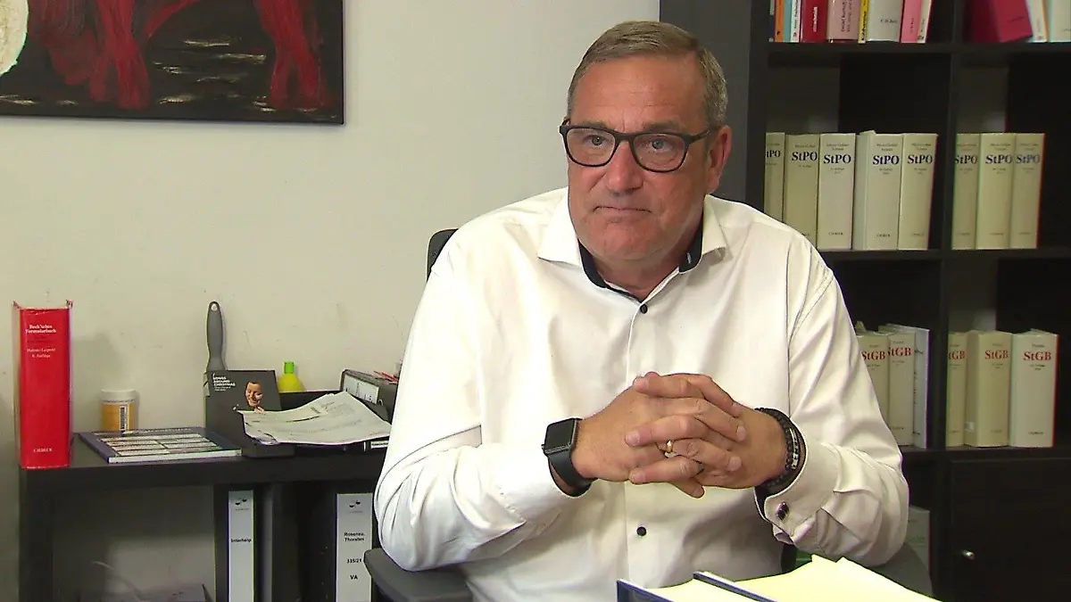Rechtsanwalt Roman von Alvensleben im RTL-Interview