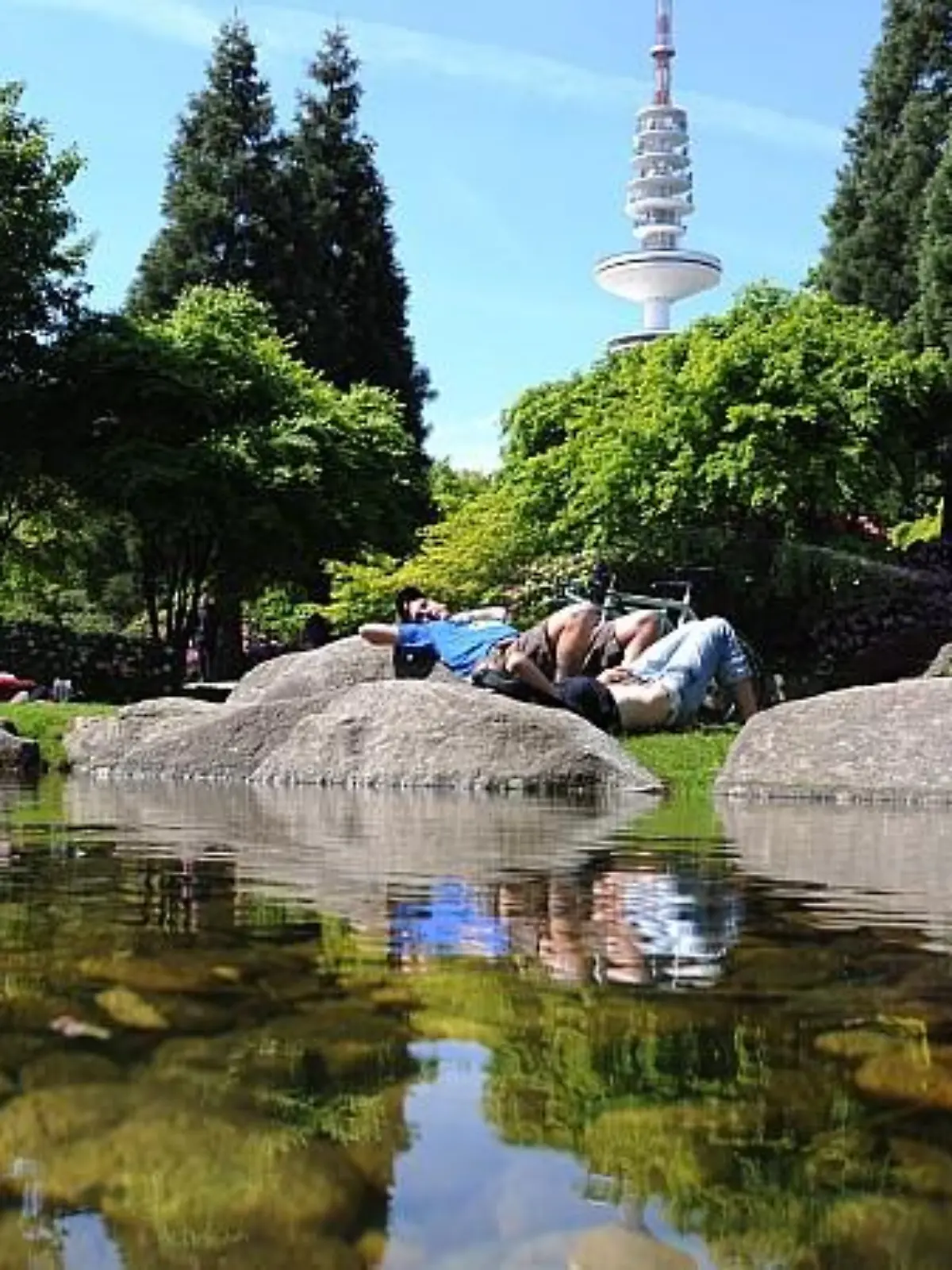 Ob japanische Teezeremonie, Wasserspiele oder eine Pause zwischen blühenden Wiesen - Deutschlands schönster Park überzeugt mit seiner Vielfalt.