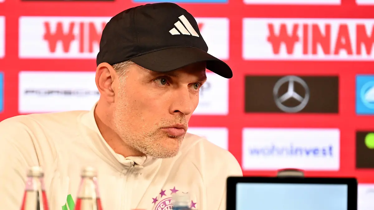 04.05.2024, xjrdrx, Fussball 1.Bundesliga, VfB Stuttgart - FC Bayern München emspor, v.l. Trainer head coach Thomas Tuchel of Bayern München Pressekonferenz nach dem Spiel DFL/DFB REGULATIONS PROHIBIT ANY USE OF PHOTOGRAPHS as IMAGE SEQUENCES and/or QUASI-VIDEO Stuttgart *** 04 05 2024, xjrdrx, Fussball 1 Bundesliga, VfB Stuttgart FC Bayern München emspor, v l Trainer head coach Thomas Tuchel of Bayern München Press conference after the match DFL DFB REGULATIONS PROHIBIT ANY USE OF PHOTOGRAPHS as IMAGE SEQUENCES and or QUASI VIDEO Stuttgart