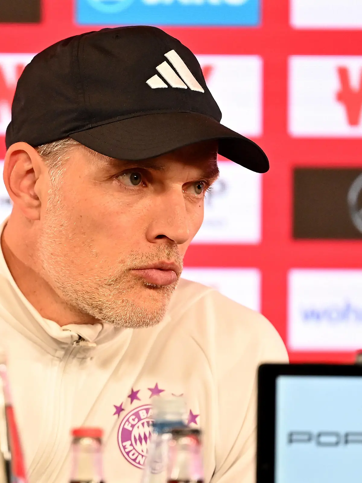 04.05.2024, xjrdrx, Fussball 1.Bundesliga, VfB Stuttgart - FC Bayern München emspor, v.l. Trainer head coach Thomas Tuchel of Bayern München Pressekonferenz nach dem Spiel DFL/DFB REGULATIONS PROHIBIT ANY USE OF PHOTOGRAPHS as IMAGE SEQUENCES and/or QUASI-VIDEO Stuttgart *** 04 05 2024, xjrdrx, Fussball 1 Bundesliga, VfB Stuttgart FC Bayern München emspor, v l Trainer head coach Thomas Tuchel of Bayern München Press conference after the match DFL DFB REGULATIONS PROHIBIT ANY USE OF PHOTOGRAPHS as IMAGE SEQUENCES and or QUASI VIDEO Stuttgart