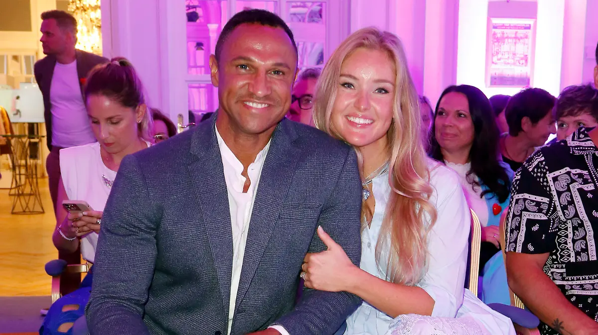 Daniel Aminati mit Ehefrau Patrice Aminati bei der Ernsting's Family Fashion Show im Hotel Atlantic. Hamburg, 19.06.2023