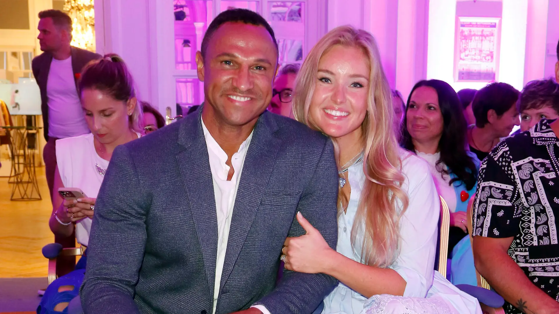 Daniel Aminati mit Ehefrau Patrice Aminati bei der Ernsting's Family Fashion Show im Hotel Atlantic. Hamburg, 19.06.2023