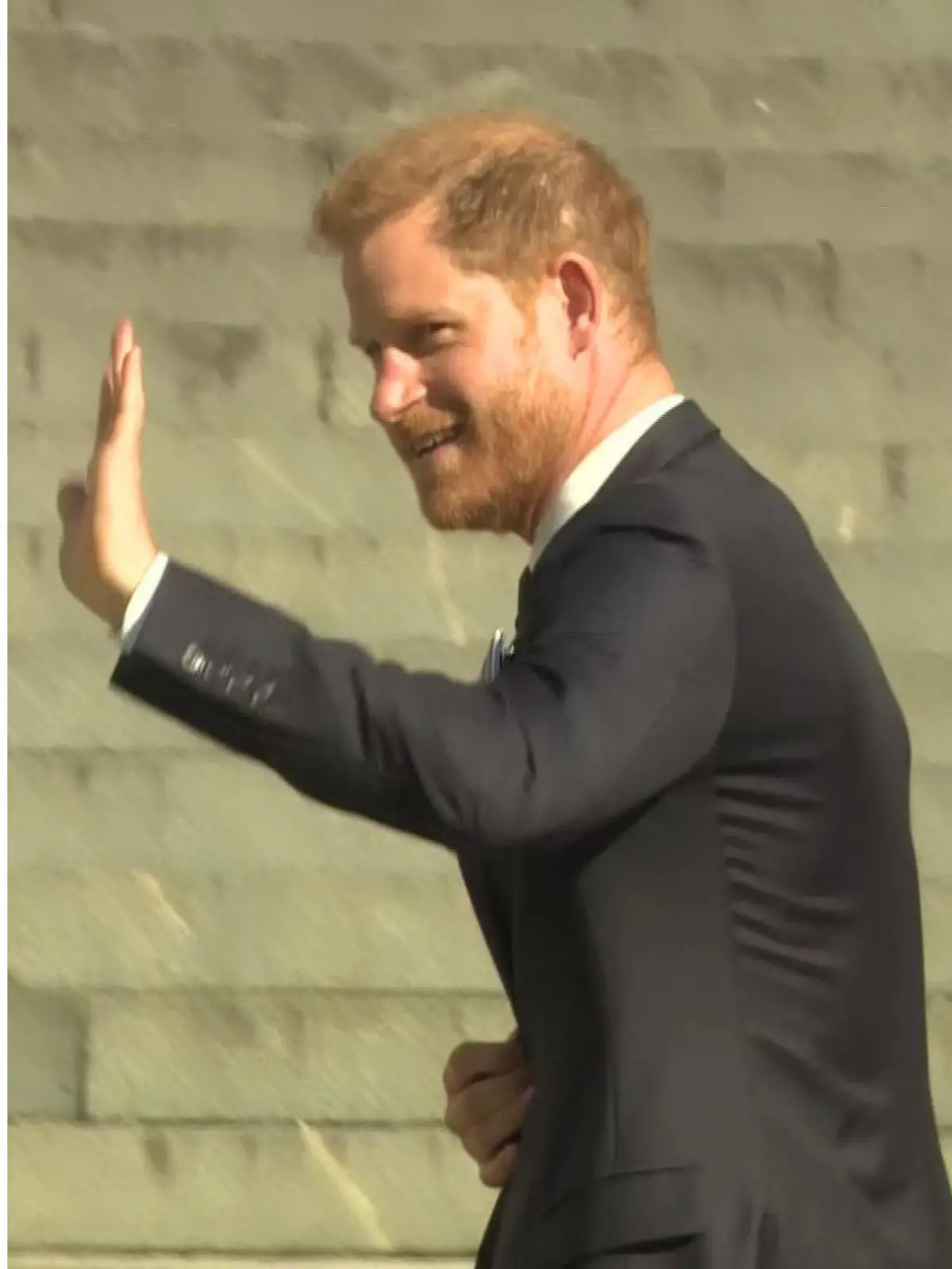 Bild zu: "Royale Familie meidet zurückgekehrten Prinz Harry"