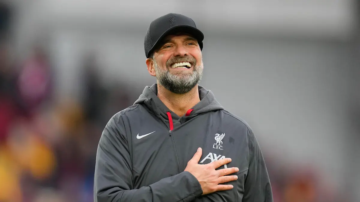 ARCHIV - 17.02.2024, Großbritannien, London: Fußball: Premier League, England, FC Brentford - FC Liverpool, 25. Spieltag. Jürgen Klopp, Trainer des FC Liverpool, jubelt nach dem Ende des Spiels. Klopp steht am Sonntag zum letzten Mal als Liverpool-Trainer im Stadion. (zu dpa: ««Von Zweiflern zu Glaubenden»: Klopps letzte Party mit Liverpool») Foto: Kirsty Wigglesworth/Press Association/dpa +++ dpa-Bildfunk +++