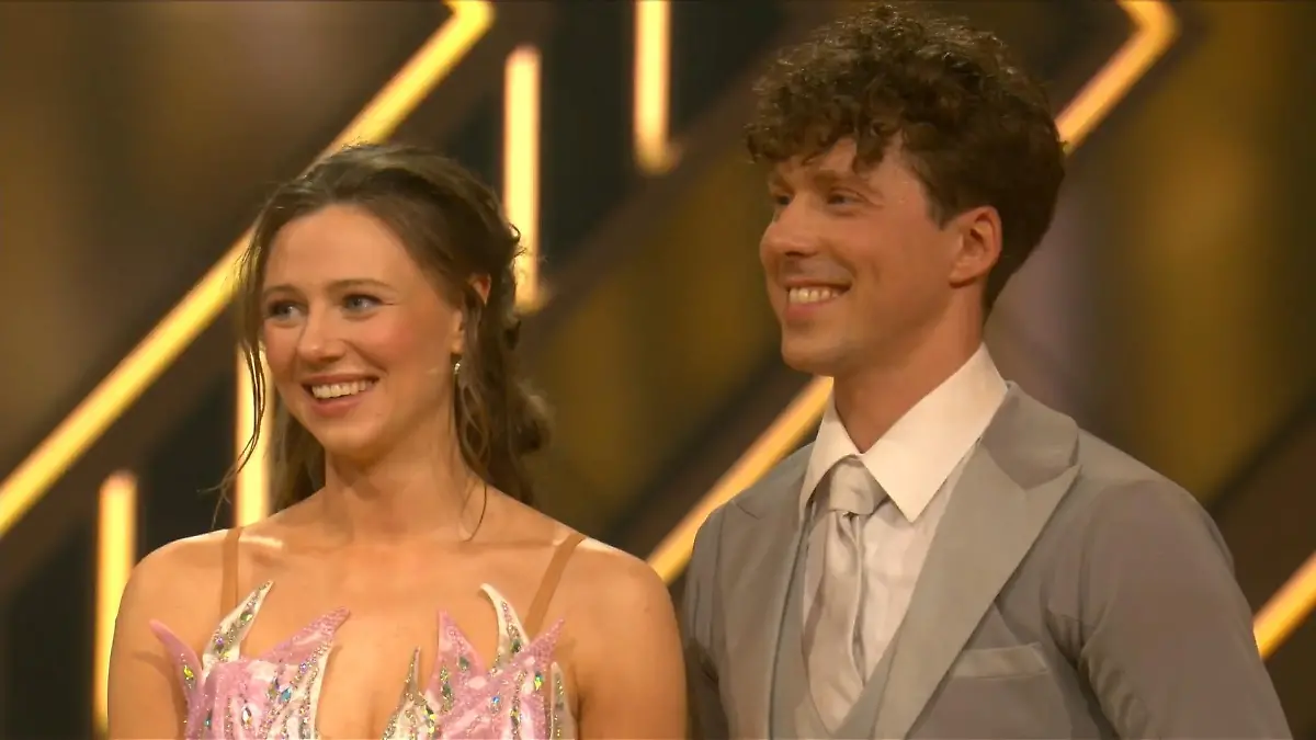 Ann-Kathrin Bendixen und Valentin Lusin tanzen im Halbfinale ihren besten Tanz!