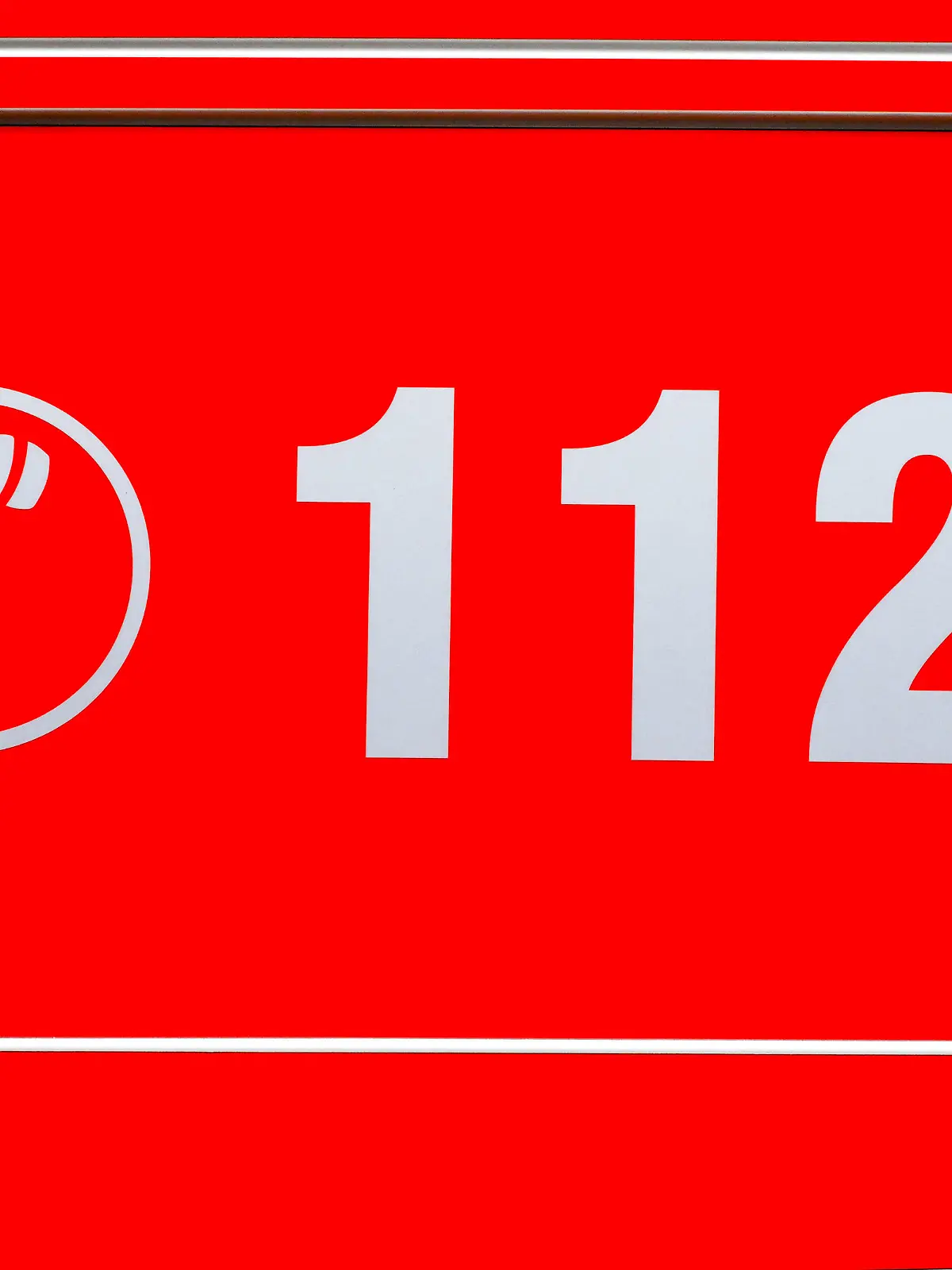  Düsseldorf 20.07.2021 Rettungswagen Rettungstransportwagen RTW Krankenwagen Feuerwehr Notarzt Blaulicht Sondersignal Notfall Rettungseinsatz Drehlicht Rettung 112 Feuer Notfall Düsseldorf Nordrhein-Westfalen Deutschland *** Düsseldorf 20 07 2021 ambulance ambulance RTW ambulance fire brigade emergency doctor blue light special signal emergency rescue operation rotating light rescue 112 fire emergency Düsseldorf North Rhine Westphalia Germany