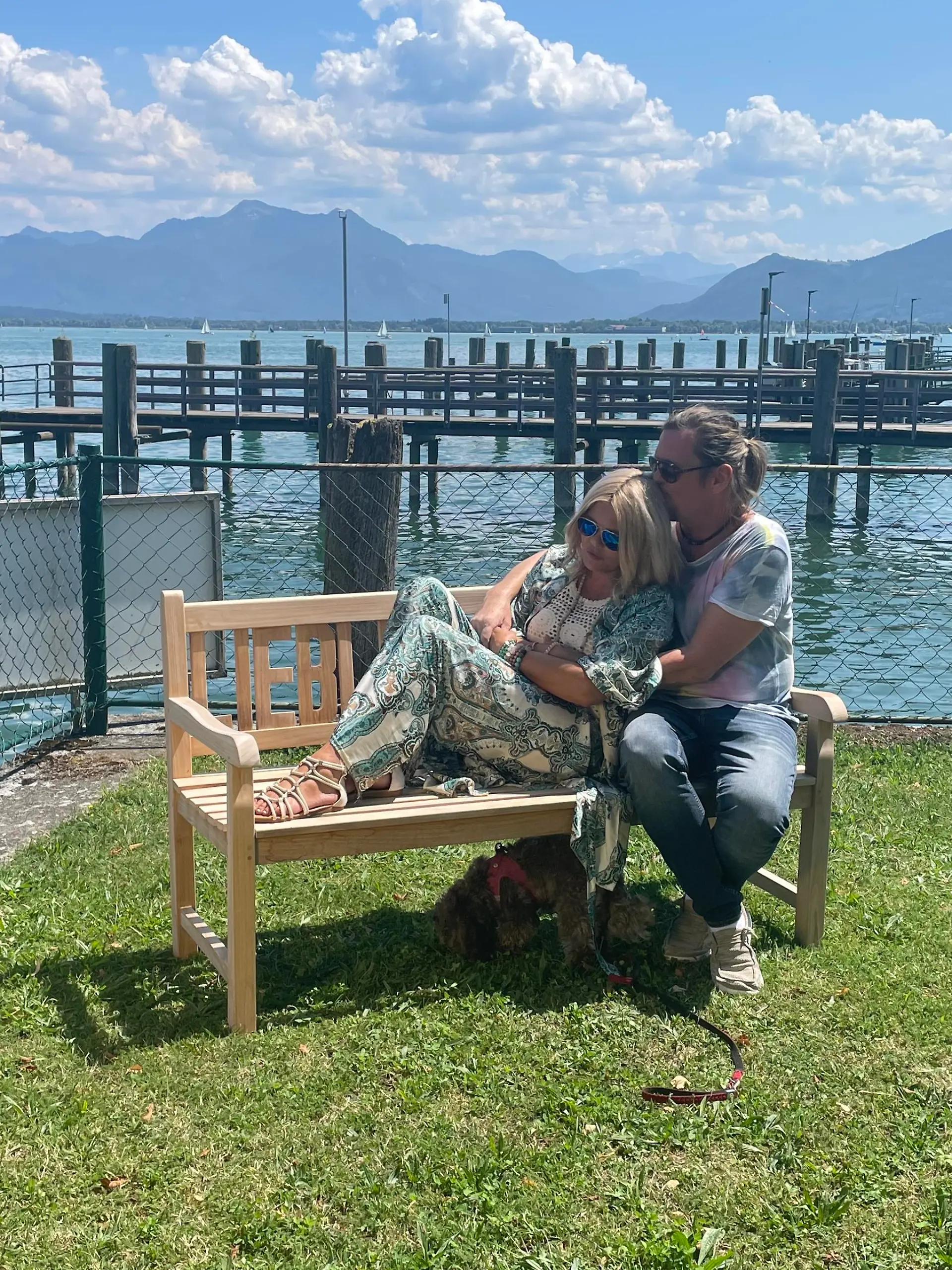Diana Herold und Michael Tomaschautzki am Chiemsee, nachdem er einen Herzinfarkt erlitten hatte.