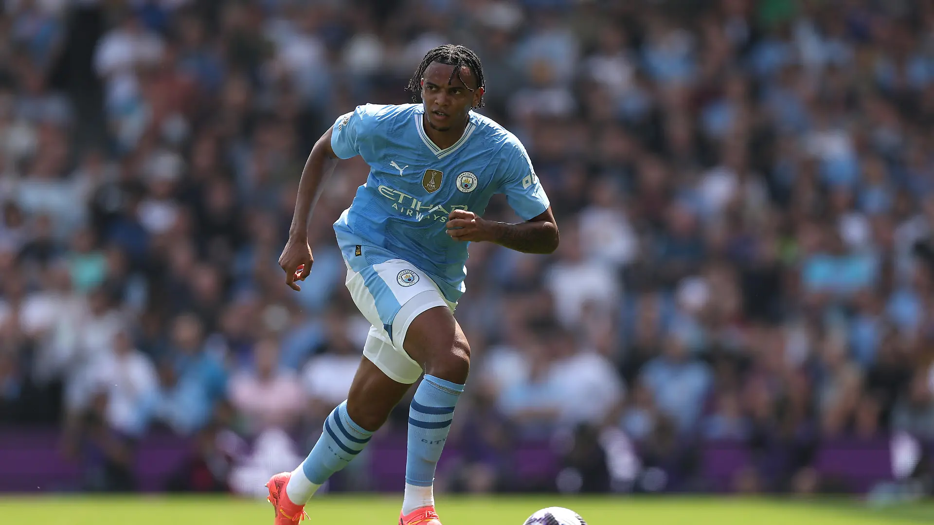 LONDON, ENGLAND - MAY 11: Manuel Akanji of Manchester City in action during the Premier League match between Fulham FC and Manchester City at Craven Cottage on May 11, 2024 in London, England. (Photo by Richard Heathcote/Getty Images)