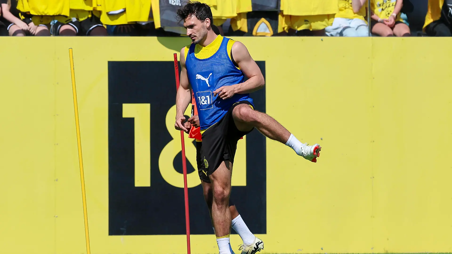 Mats Hummels Borussia Dortmund waermt sich auf, Training 14.05.2024, BV Borussia Dortmund, Trainingsgelaende Hohenbuschei, 14.05.2024, Dortmund, Deutschland. *** Mats Hummels Borussia Dortmund warming up, Training 14 05 2024, BV Borussia Dortmund, Training ground Hohenbuschei, 14 05 2024, Dortmund, Germany