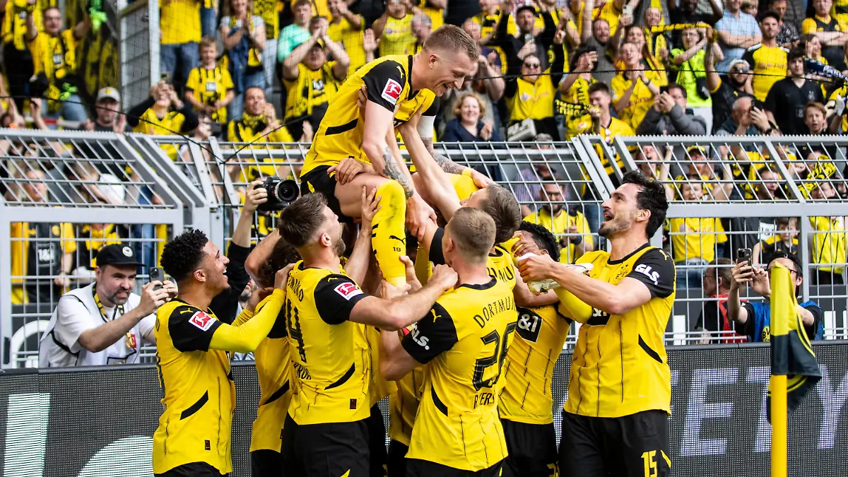 1.Fußball Bundesliga, 34.Spieltag: Borussia Dortmund - SV Darmstadt 98 18.05.2024 Borussia Dortmund im Jubel nach dem tor von Marko Reus Borussia Dortmund, 11 1.Fußball Bundesliga, 34.Spieltag: Borussia Dortmund - SV Darmstadt 98 Signal-Iduna-Park, Dortmund 18.05.2024 DFL/DFB regulations prohibit any use of photographs as image sequences and/or quasi video. *** 1 Soccer Bundesliga, 34 Matchday Borussia Dortmund SV Darmstadt 98 18 05 2024 Borussia Dortmund celebrating after Marko Reus goal Borussia Dortmund, 11 1 Soccer Bundesliga, 34 Matchday Borussia Dortmund SV Darmstadt 98 Signal Iduna Park, Dortmund 18 05 2024 DFL DFB regulations prohibit any use of photographs as image sequences and or quasi video Copyright: xBEAUTIFULxSPORTS/Buriakovx