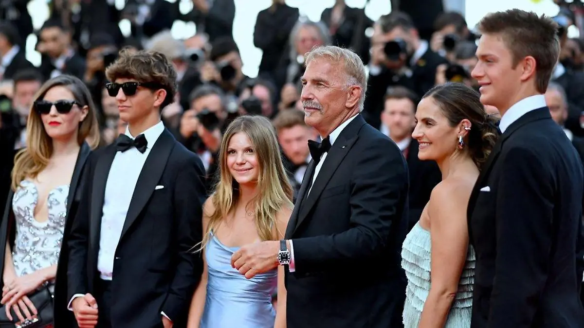 Kevin Costner macht Cannes-Auftritt zur Familiensache