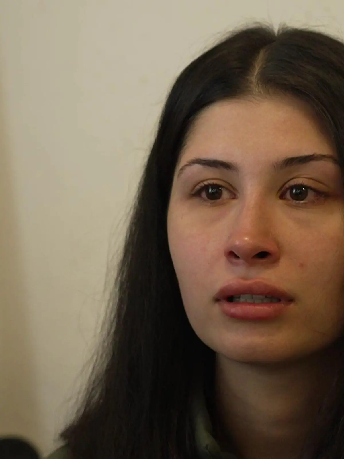 Asya Abay (24) spricht über ihren verstorbenen Bruder Ada (18).