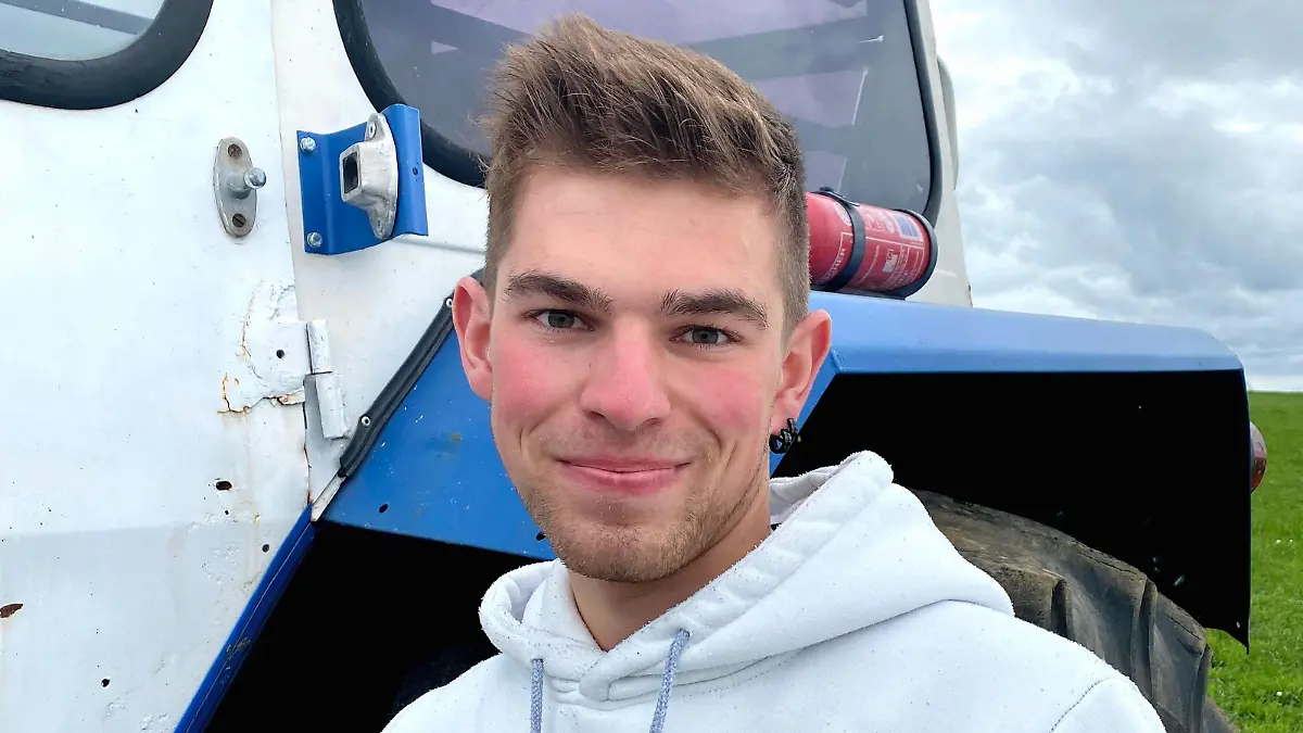 Mutterkuhhalter Paul (22) aus Sachsen

+++ Die Verwendung des sendungsbezogenen Materials ist nur mit dem Hinweis und Verlinkung auf RTL+ gestattet. +++