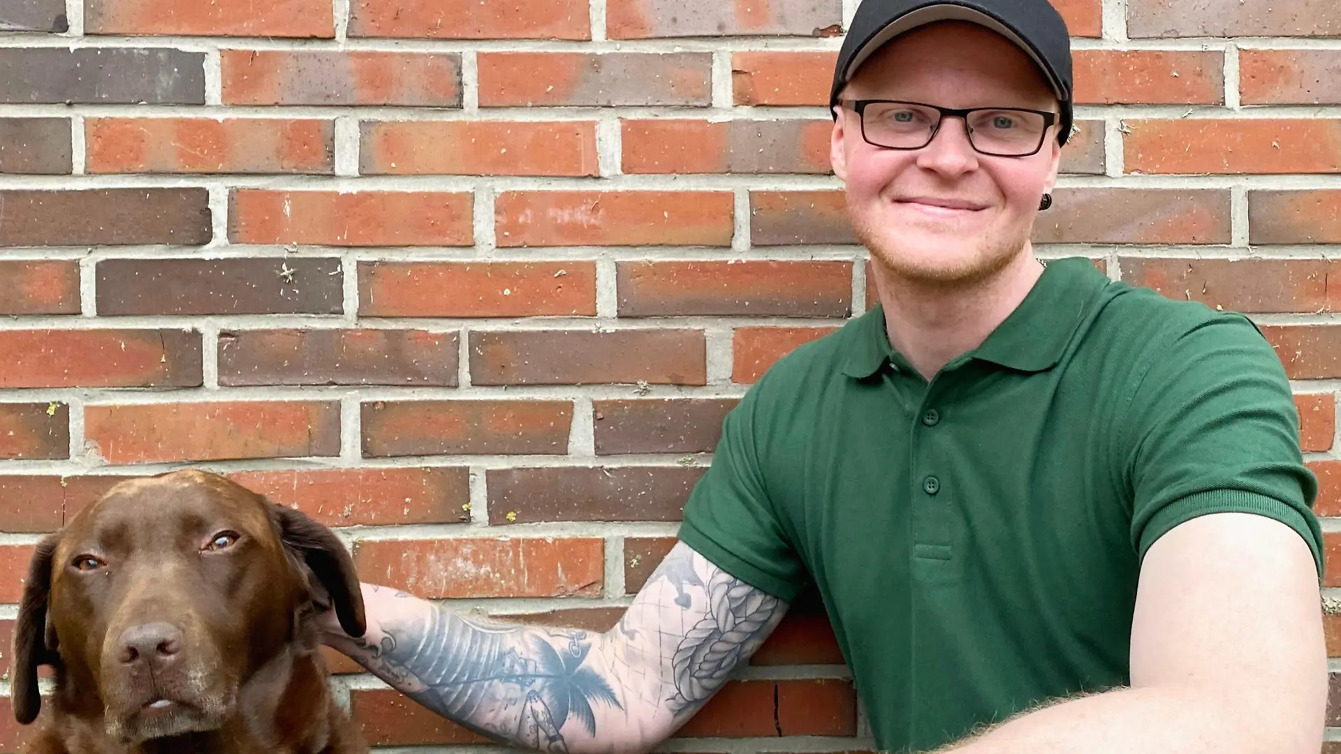 Rindermäster und Pferdehalter Andre (29) aus Niedersachen
+++ Die Verwendung des sendungsbezogenen Materials ist nur mit dem Hinweis und Verlinkung auf RTL+ gestattet. +++