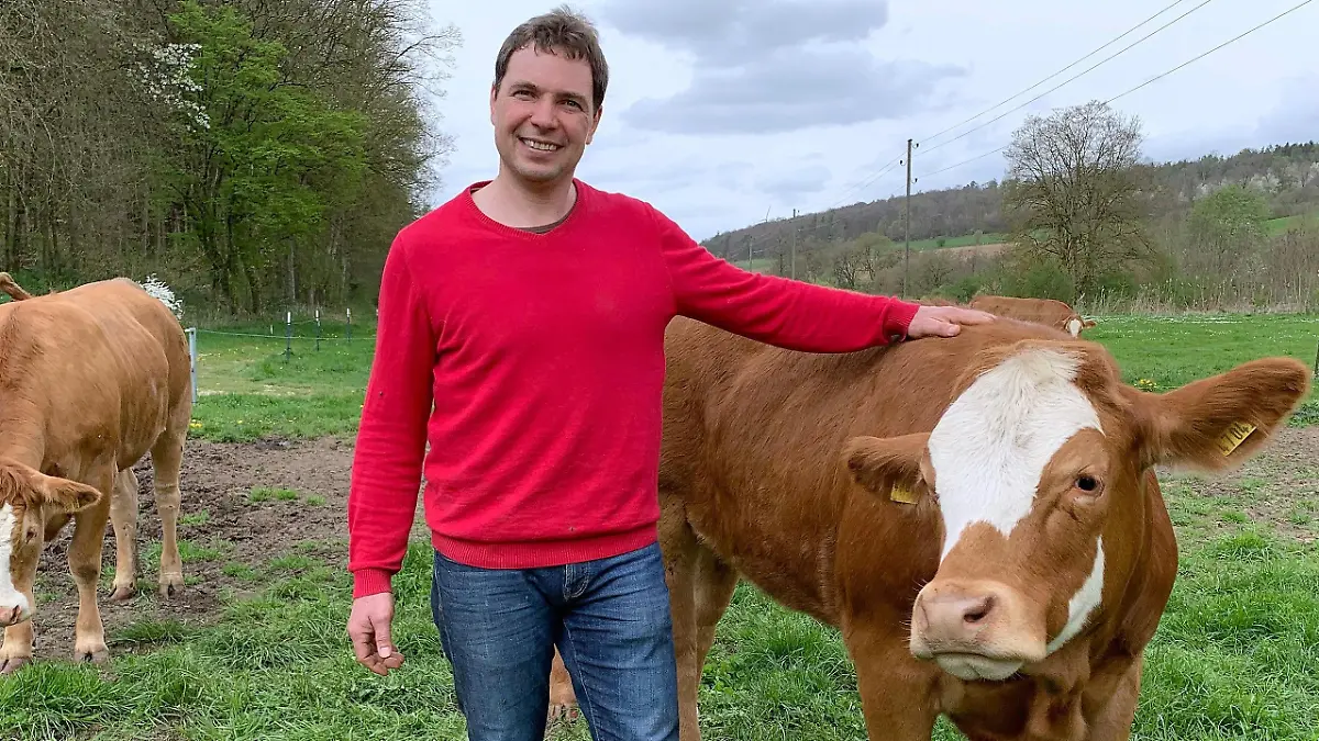 Milchviehhalter Manfred (38) aus Bayern
+++ Die Verwendung des sendungsbezogenen Materials ist nur mit dem Hinweis und Verlinkung auf RTL+ gestattet. +++